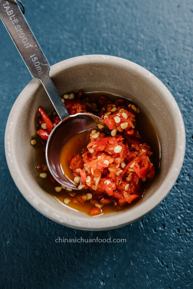 fermented chili paste after 7 days fermentation|Chinasichuanfood.com