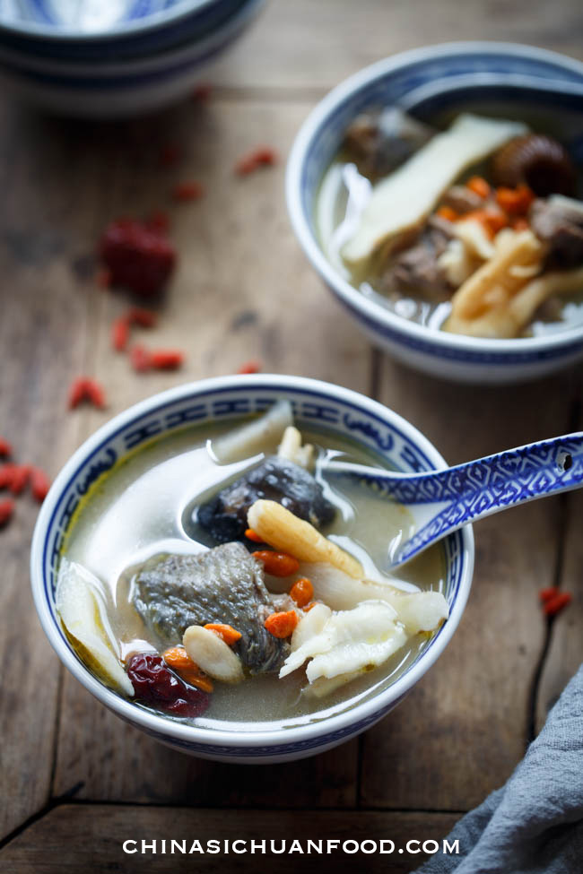 Herbal Chicken Soup (药膳鸡汤)