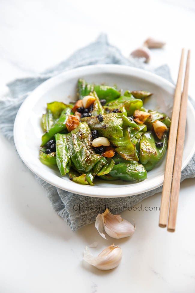pan-fried peppers with garlic and fermented black beans|chinasichuanfood.com