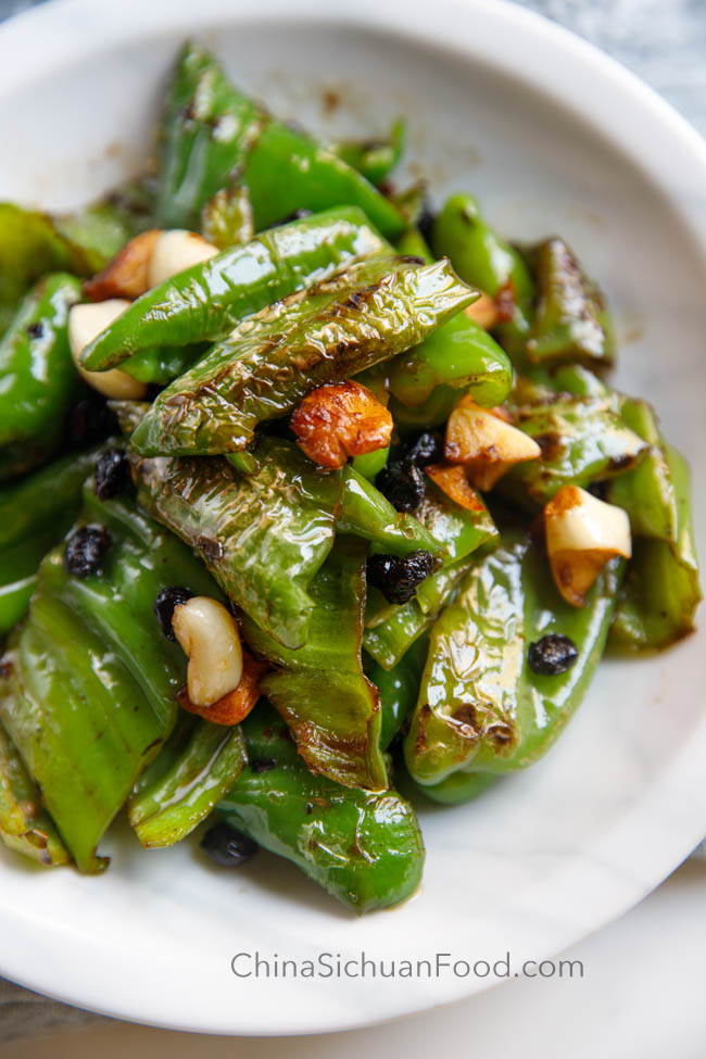 pan-fried peppers with garlic and fermented black beans|chinasichuanfood.com