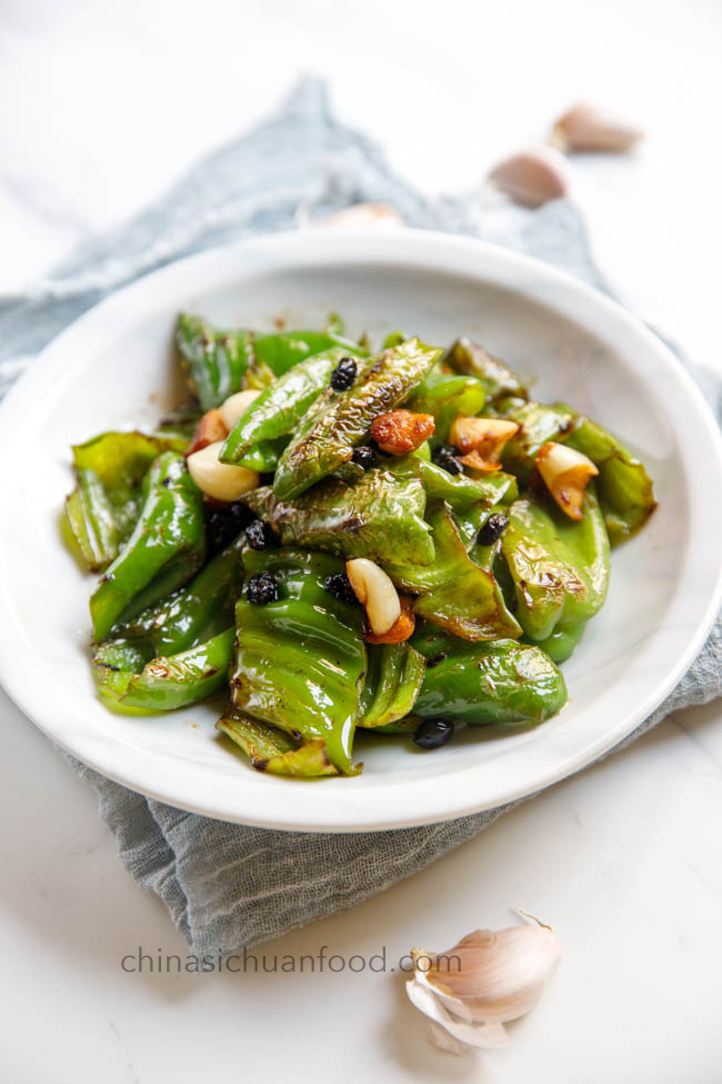 pan-fried peppers with garlic and fermented black beans|chinasichuanfood.com
