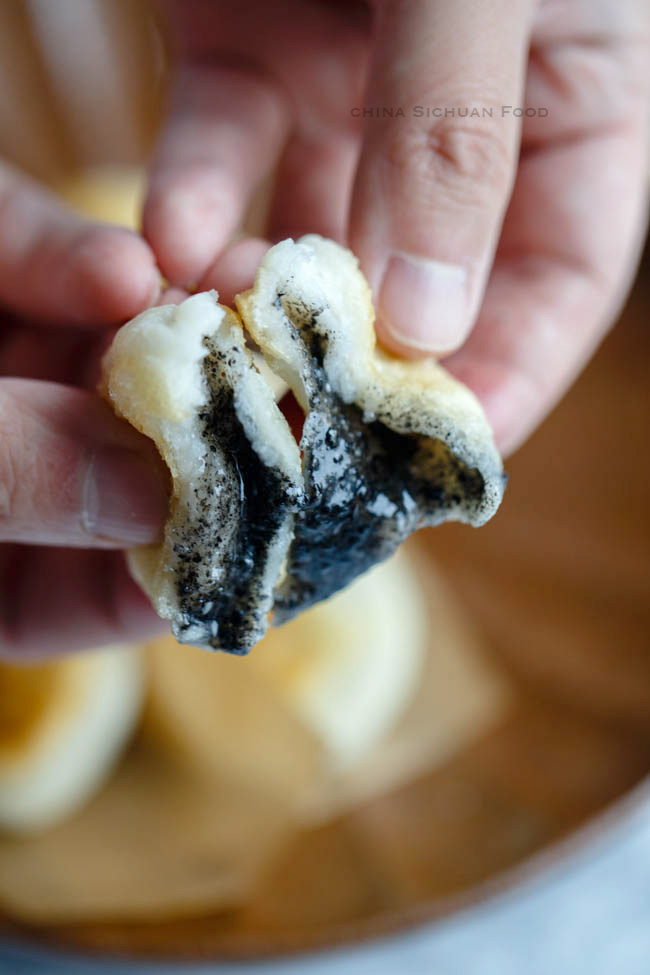 Sticky Rice Cake with Black Sesame Filling
