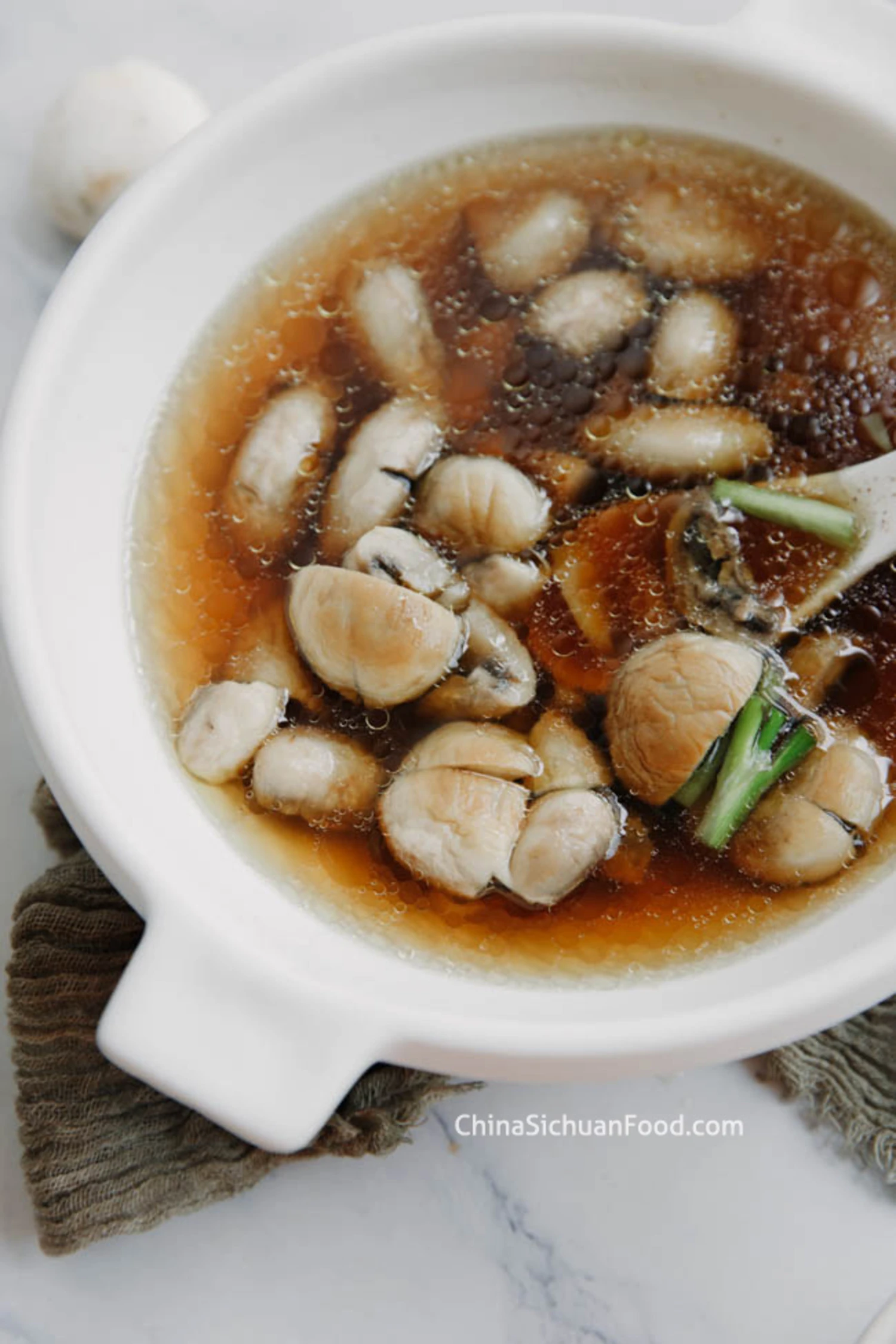 Chinese Button Mushroom Soup|chinasichuanfood.com
