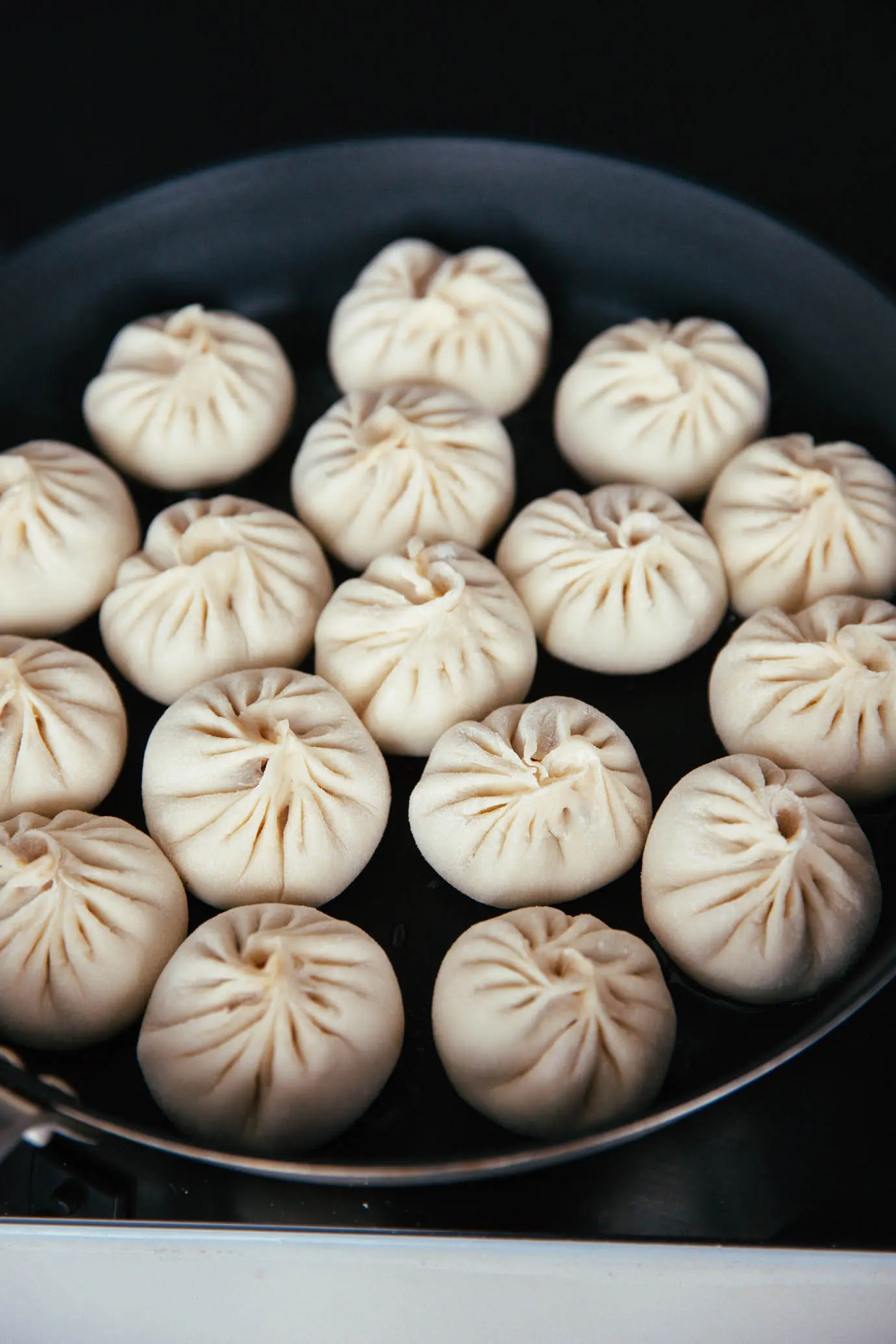 how to fry shengjianbao | chinasichuanfood.com