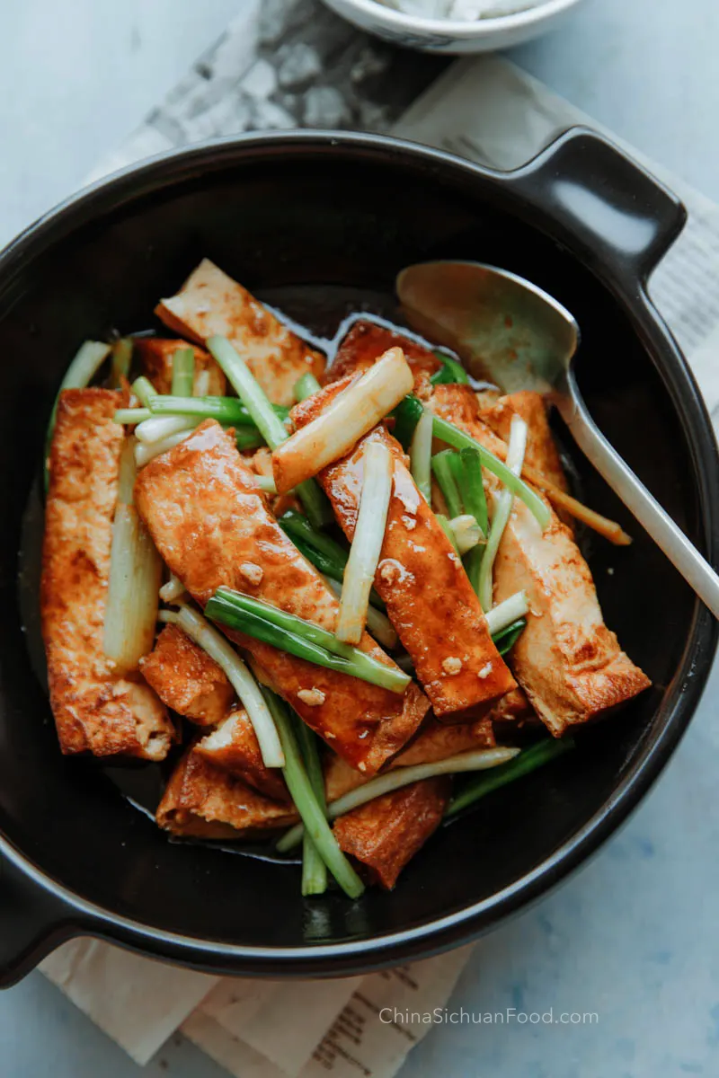 scallion and ginger braised tofu|chinasichuanfood.com