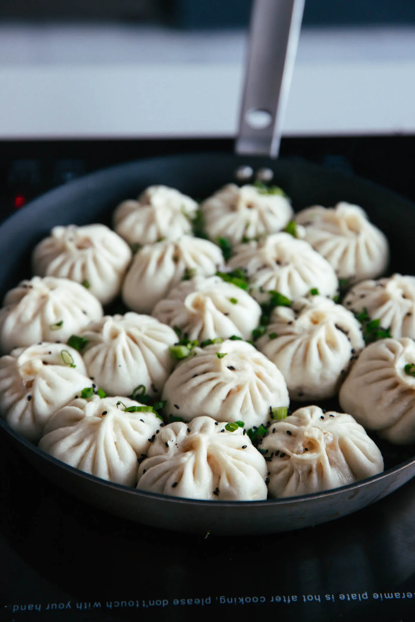 how to fry shengjianbao | chinasichuanfood.com