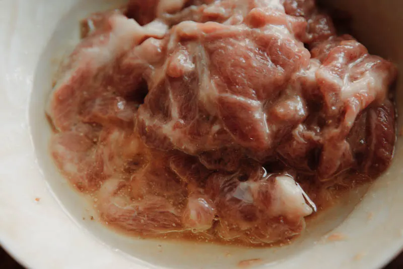 wood ear and pork stir fry|chinasichuanfood.com